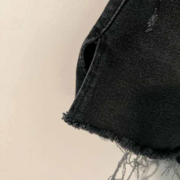 BDG Black Tomgirl Mid Rise Jean Short - Picture 4 of 9